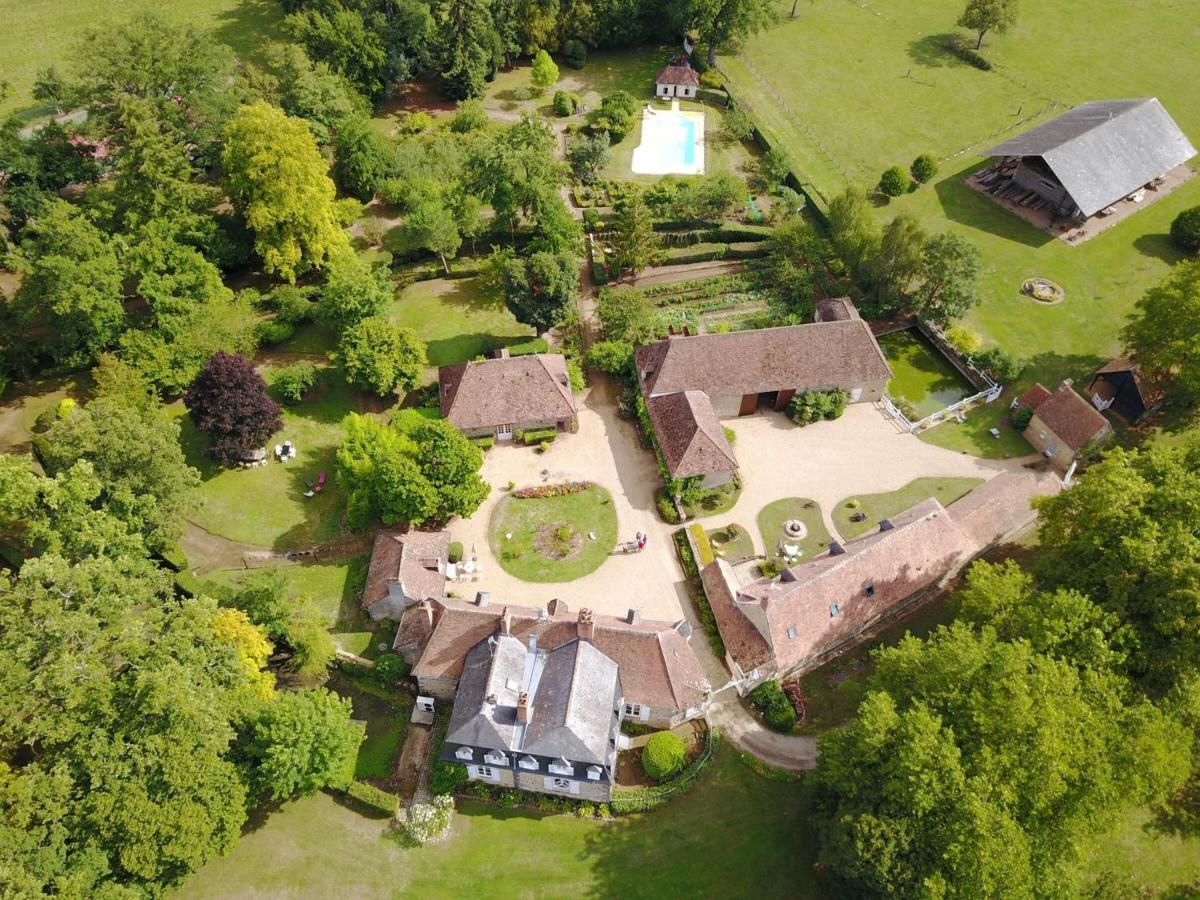 Gite Charmant Avec Piscine Chauffee, Tennis Et Jardin Pres De Beaumont-Sur-Sarthe - Fr-1-410-214 Maresché Exterior foto